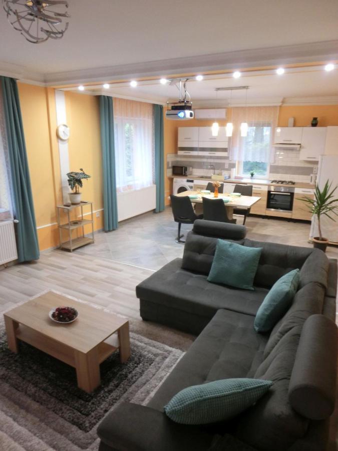 Pilis Apartman Piliscsaba Exterior photo